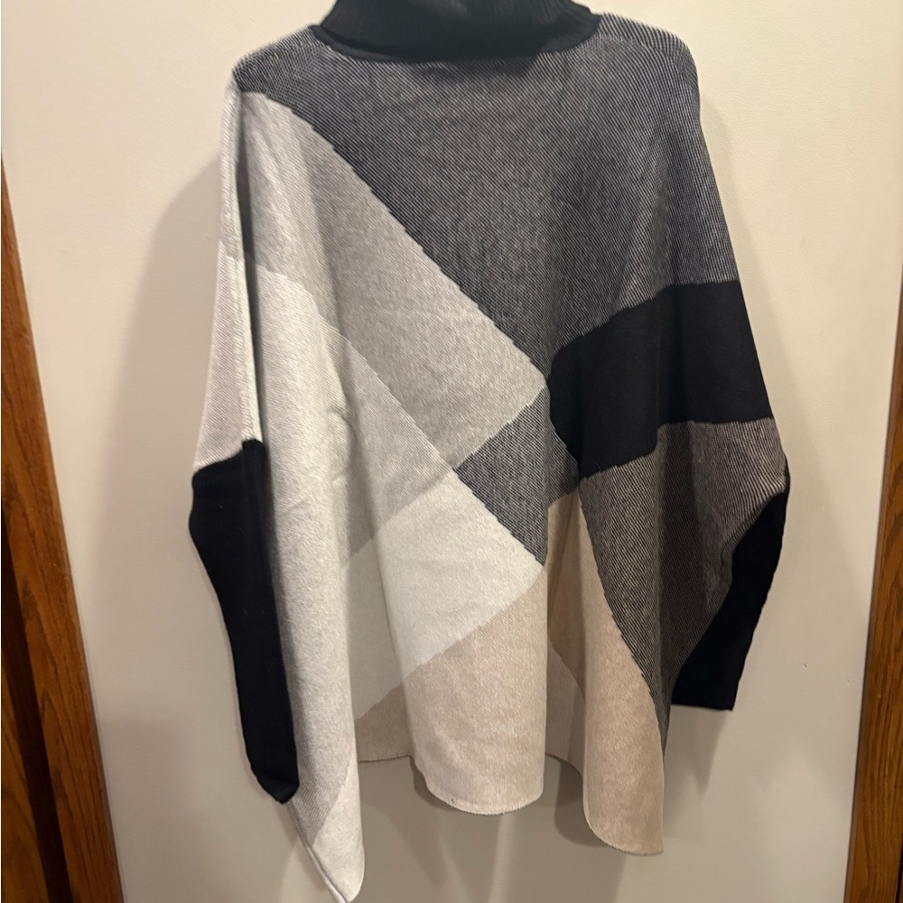 Joseph A Poncho Sweater Oversized - Picture 5 of 7